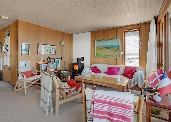 Holiday home Awesome In With Wifi Broager